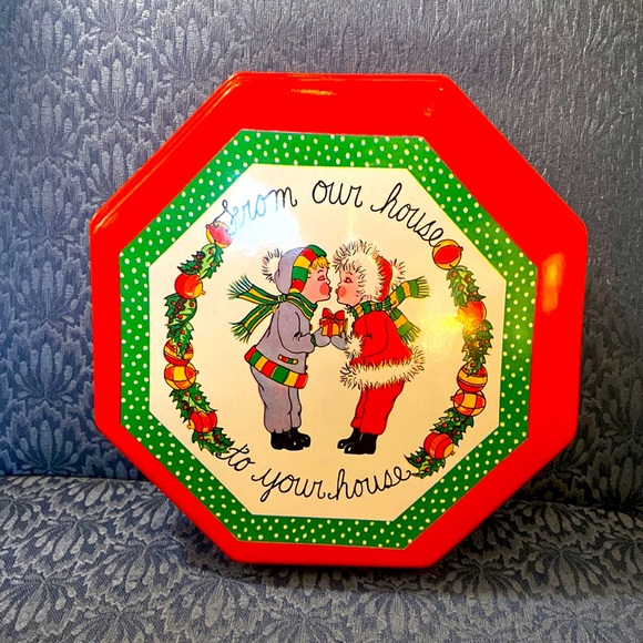 Vintage Ullman Plastic Christmas Cookie Box - Picture 1 of 6